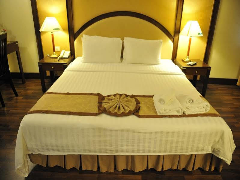 האט יאי New Season Hotel מראה חיצוני תמונה